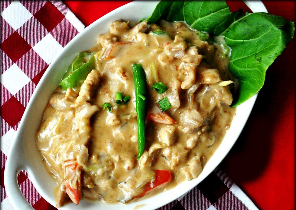 Chicken Bicol Express (Party Tray)